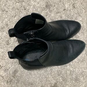 Blondo leather boots size 7/7.5